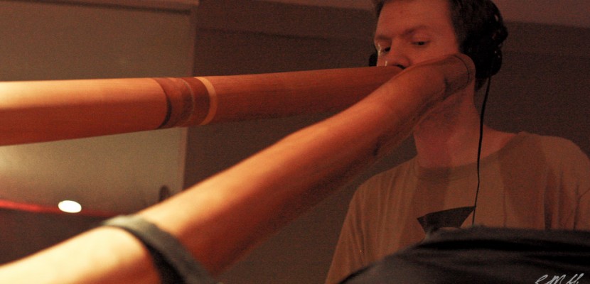 scene_ouverte_didgeridoo_3_gaules_2_juin_by_emy_chaos_children-10